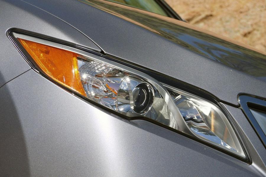Детали экстерьера Acura RDX (TB3/4) 2012 года  (фото 54 из 122)